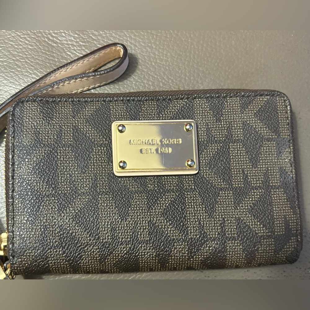 Michael Kors Jet Set Continental Wallet